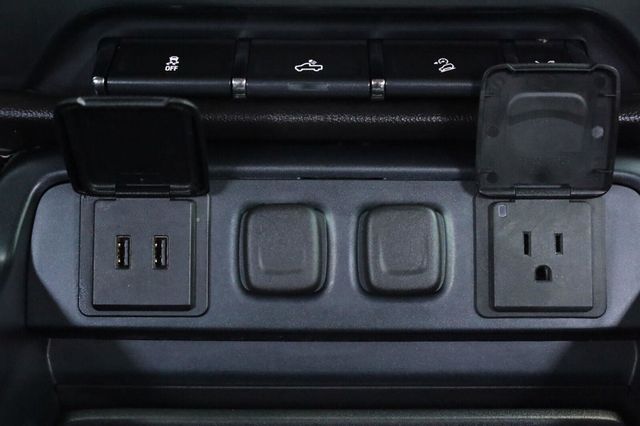2017 Chevrolet Silverado 1500 LTZ - 23060188 - 39