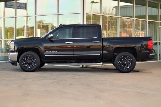 2017 Chevrolet Silverado 1500 LTZ 4x4 4dr Crew Cab 5.8 ft. SB - 22954981 - 3