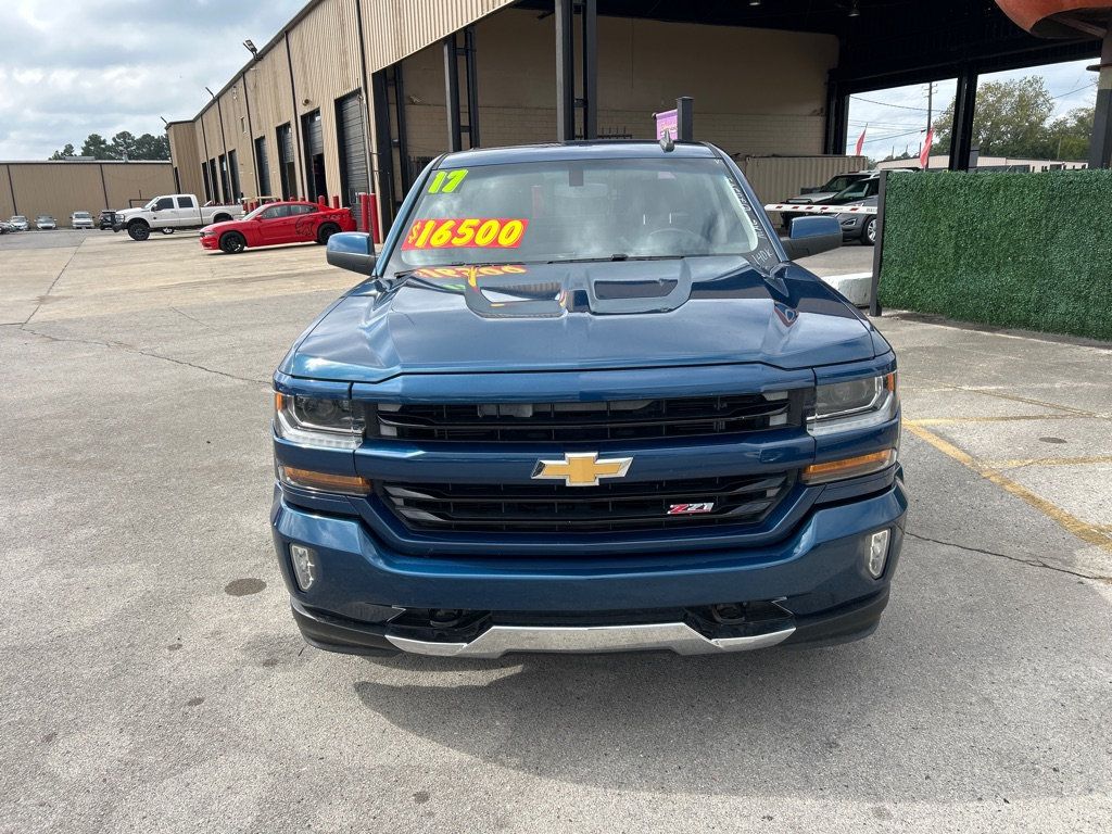2017 Chevrolet Silverado 1500 LT Z71 photo 2