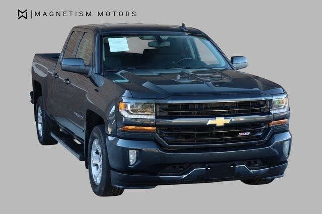 2017 Chevrolet Silverado 1500 LT Z71 - 23050871 - 3