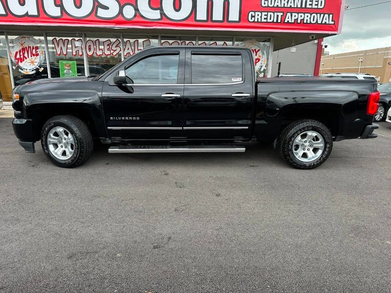 2017 Chevrolet Silverado 1500 LTZ Z71 4x4 4dr Crew Cab 5.8 ft. SB - 22887055 - 1