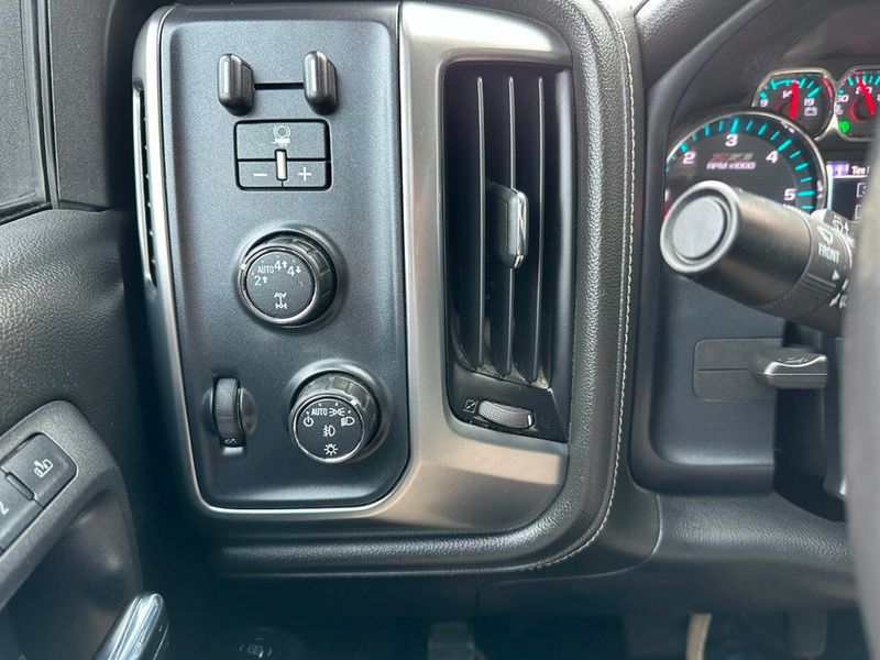 2017 Chevrolet Silverado 1500 LTZ Z71 4x4 4dr Crew Cab 5.8 ft. SB - 22887055 - 35