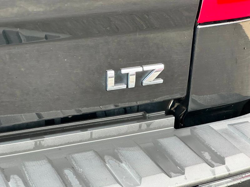 2017 Chevrolet Silverado 1500 LTZ Z71 4x4 4dr Crew Cab 5.8 ft. SB - 22887055 - 5