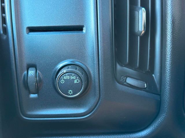 2017 Chevrolet Silverado 1500 Work Truck 4x4 2dr Regular Cab 8 ft. LB - 22952536 - 22