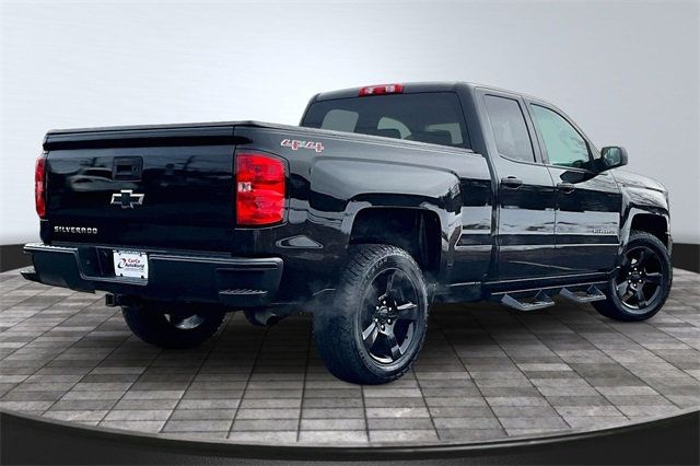 2017 Chevrolet Silverado 1500 WT - 22984537 - 4