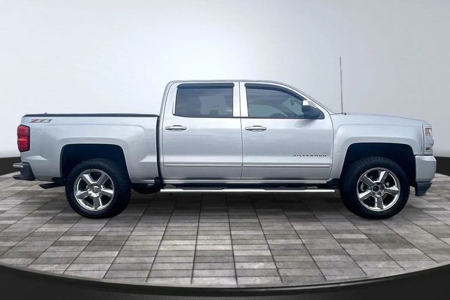 2017 Chevrolet Silverado 1500 Z71 LT Pickup 4D 5 3/4 ft - 22984824 - 7