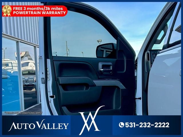 2017 Chevrolet Silverado 1500 Crew Cab Z71 LT Pickup 4D 5 3/4 ft - 22975718 - 11