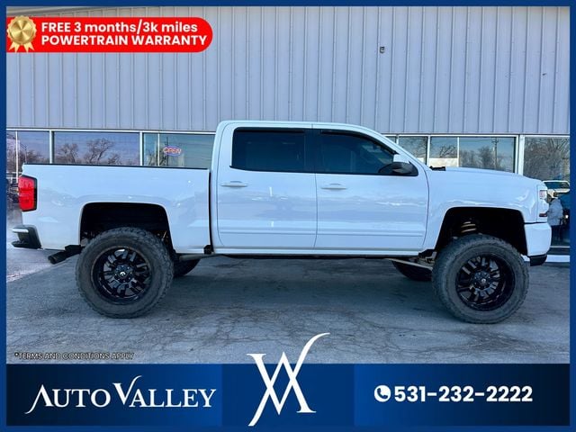 2017 Chevrolet Silverado 1500 Crew Cab Z71 LT Pickup 4D 5 3/4 ft - 22975718 - 7