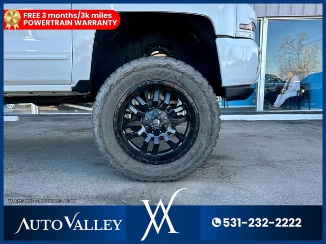 2017 Chevrolet Silverado 1500 Crew Cab Z71 LT Pickup 4D 5 3/4 ft - 22975718 - 8