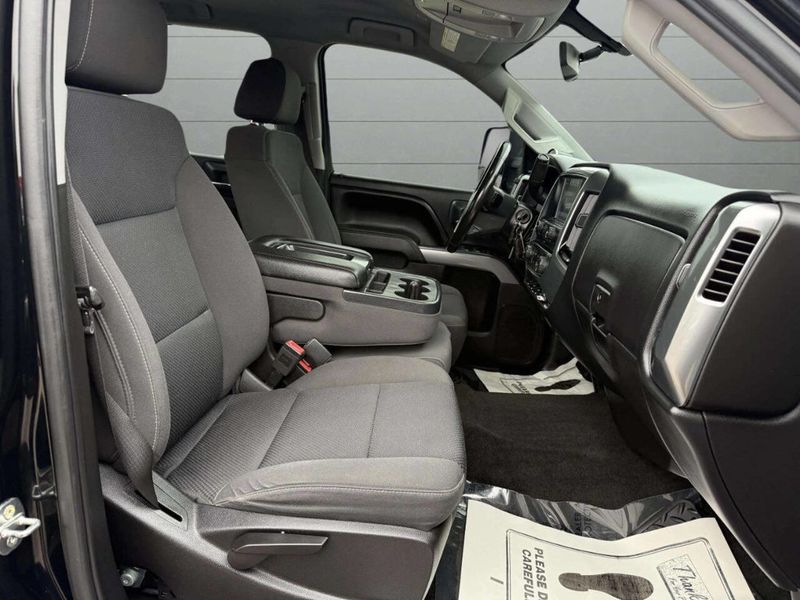 2017 Chevrolet Silverado 2500HD LT 4x4 4dr Crew Cab LB - 22932541 - 16