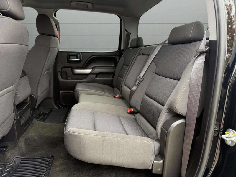 2017 Chevrolet Silverado 2500HD LT 4x4 4dr Crew Cab LB - 22932541 - 19