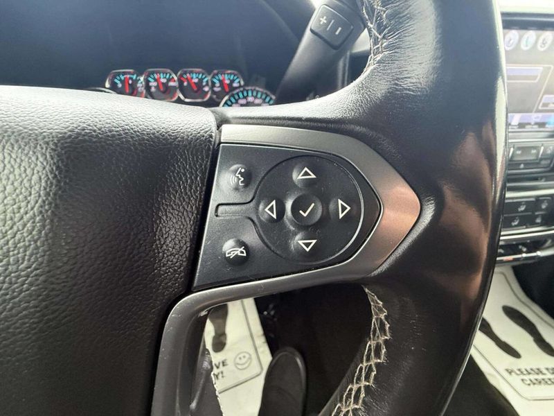 2017 Chevrolet Silverado 2500HD LT 4x4 4dr Crew Cab LB - 22932541 - 23