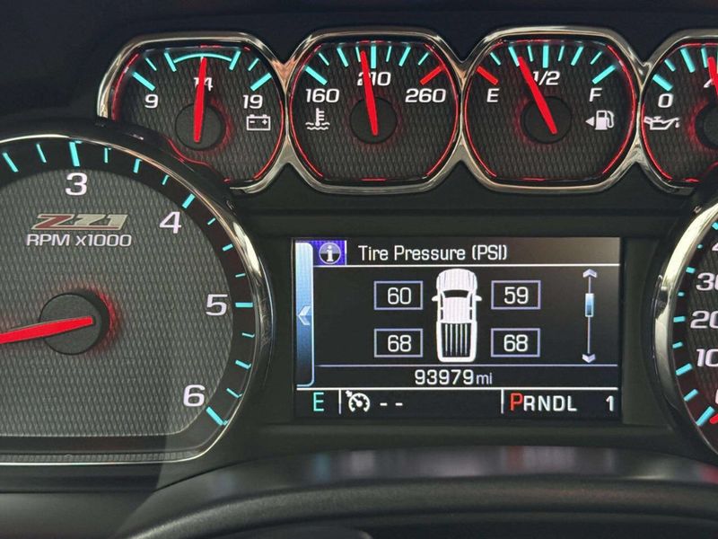 2017 Chevrolet Silverado 2500HD LT 4x4 4dr Crew Cab LB - 22932541 - 26