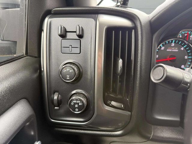 2017 Chevrolet Silverado 2500HD LT 4x4 4dr Crew Cab LB - 22932541 - 27