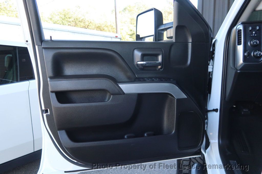 2017 Chevrolet Silverado 2500HD Silverado 2500 4WD Crew Cab SWB - 22975561 - 12