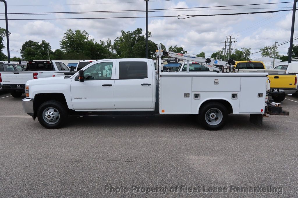 2017 Chevrolet Silverado 3500HD photo 2