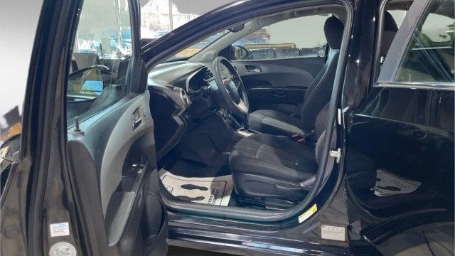 2017 Chevrolet Sonic 4dr Sedan Automatic LT - 23070383 - 8