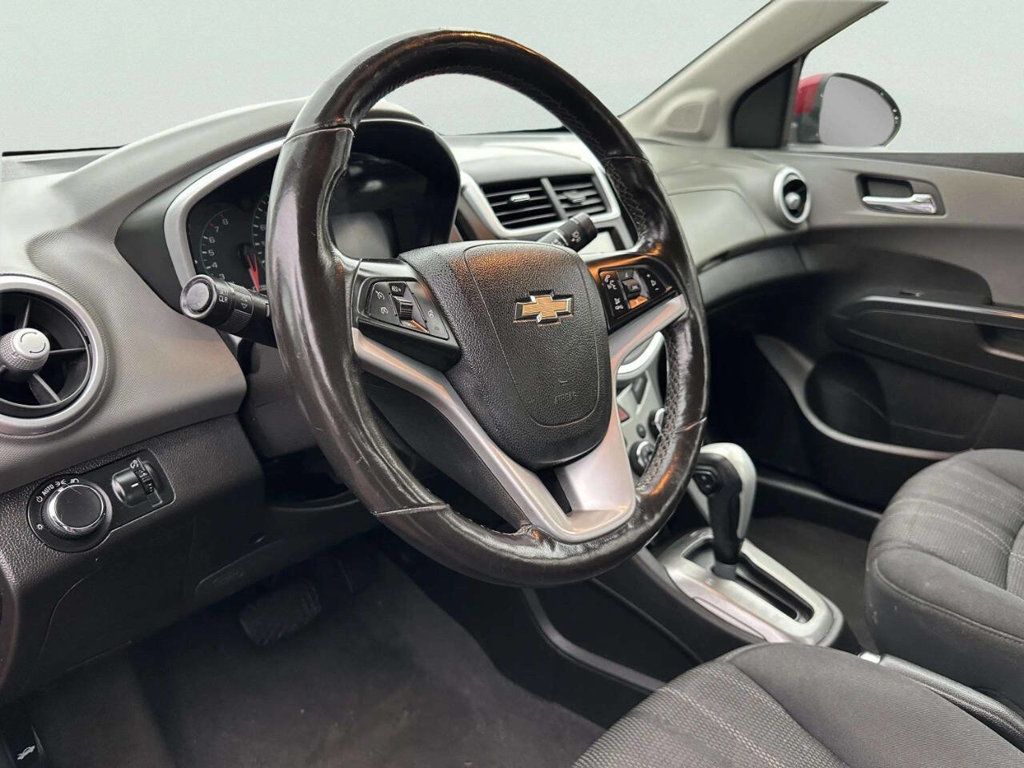 2017 Chevrolet Sonic 4dr Sedan Automatic LT - 22951163 - 13