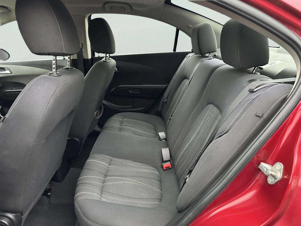 2017 Chevrolet Sonic 4dr Sedan Automatic LT - 22951163 - 16