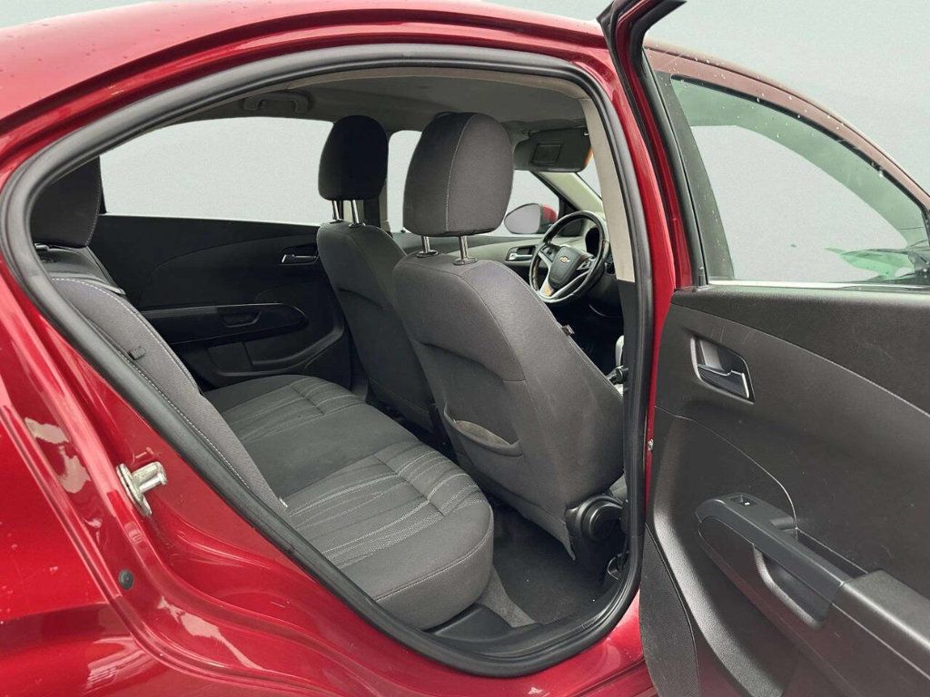 2017 Chevrolet Sonic 4dr Sedan Automatic LT - 22951163 - 17