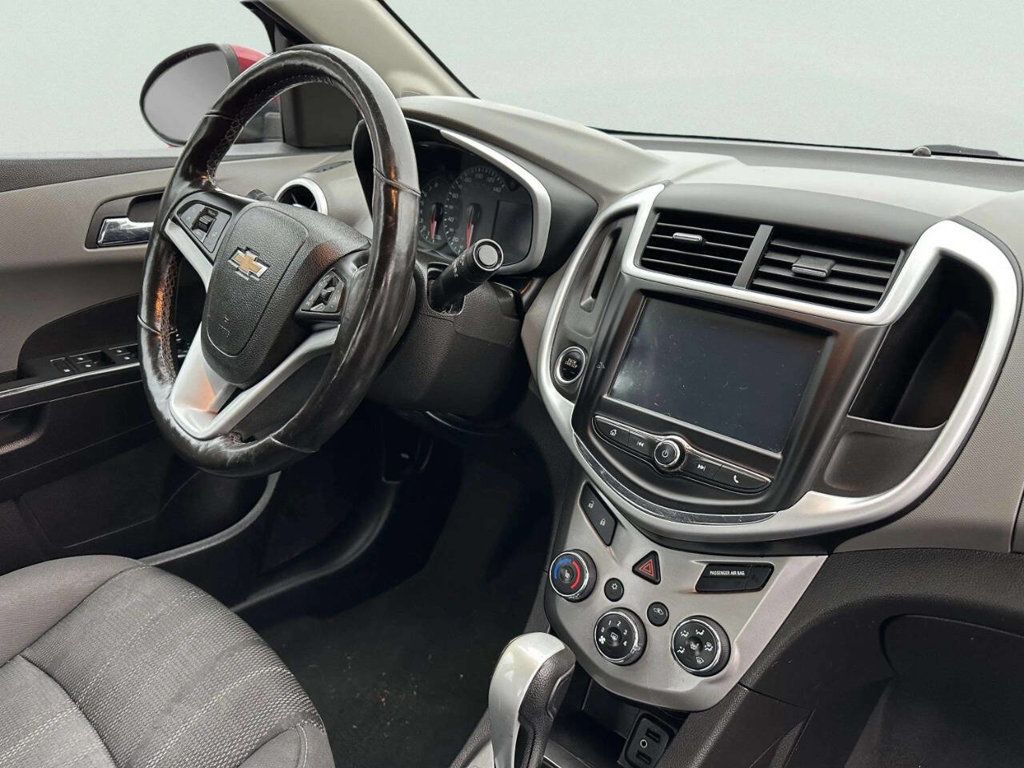 2017 Chevrolet Sonic 4dr Sedan Automatic LT - 22951163 - 21