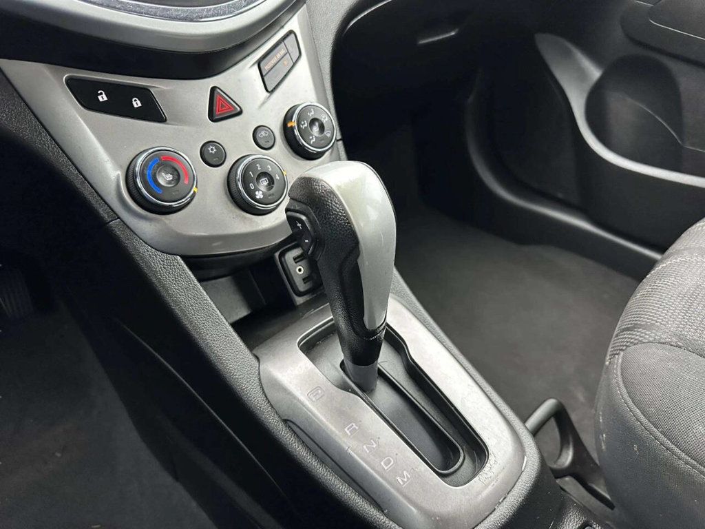 2017 Chevrolet Sonic 4dr Sedan Automatic LT - 22951163 - 28