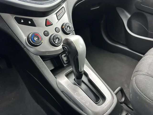 2017 Chevrolet Sonic 4dr Sedan Automatic LT - 22951163 - 28