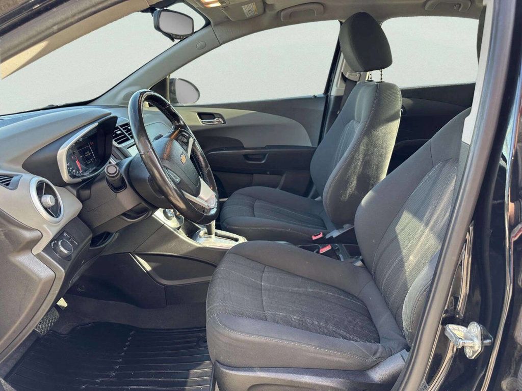 2017 Chevrolet Sonic 4dr Sedan Automatic LT - 22963905 - 13