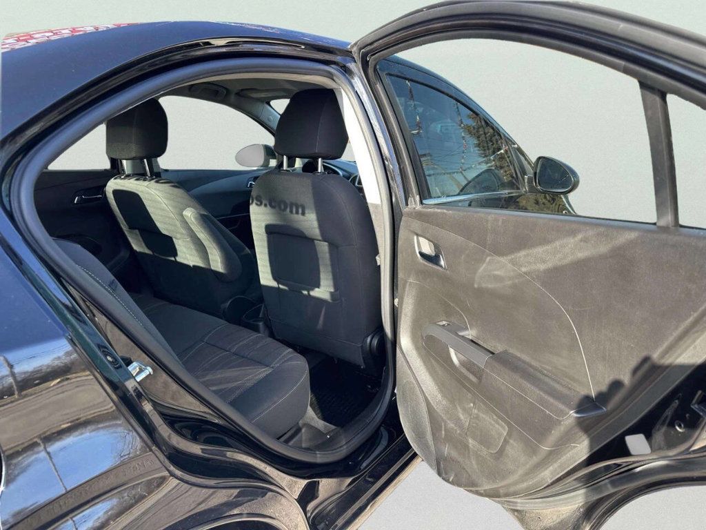 2017 Chevrolet Sonic 4dr Sedan Automatic LT - 22963905 - 16