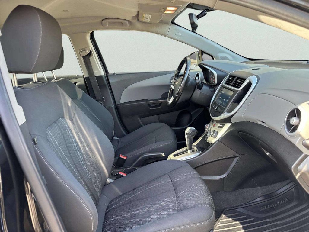2017 Chevrolet Sonic 4dr Sedan Automatic LT - 22963905 - 19