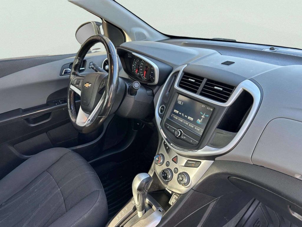2017 Chevrolet Sonic 4dr Sedan Automatic LT - 22963905 - 20