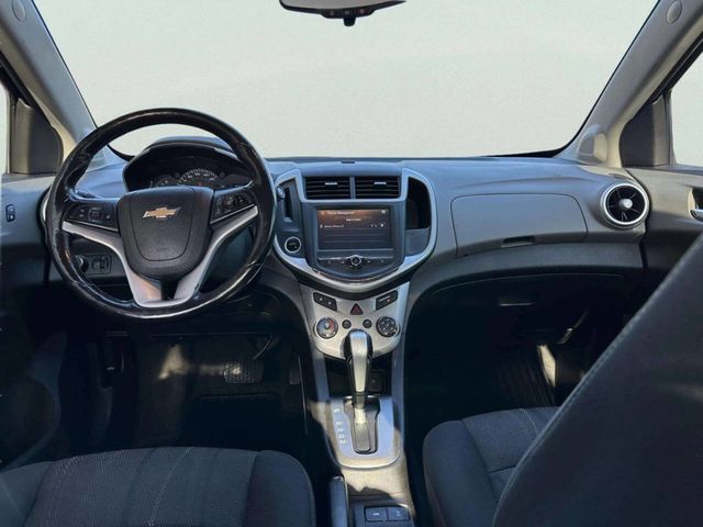 2017 Chevrolet Sonic 4dr Sedan Automatic LT - 22963905 - 33