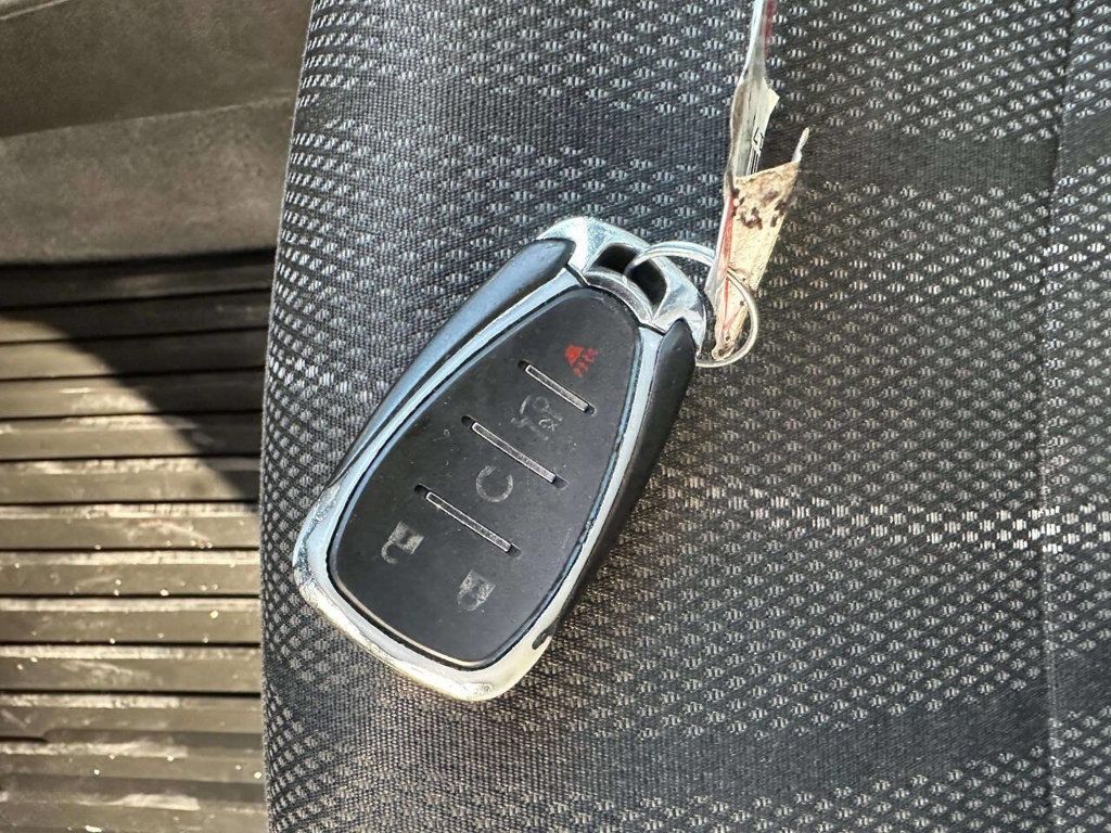 2017 Chevrolet Sonic 4dr Sedan Automatic LT - 22963905 - 35