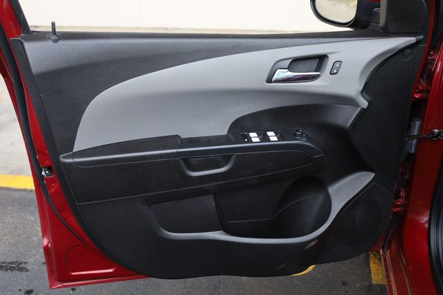 2017 Chevrolet Sonic 4dr Sedan Automatic LT - 22969118 - 12