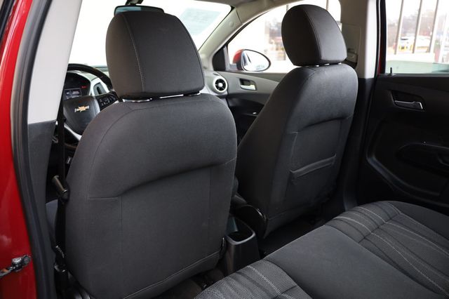 2017 Chevrolet Sonic 4dr Sedan Automatic LT - 22969118 - 16