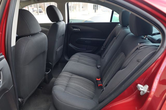 2017 Chevrolet Sonic 4dr Sedan Automatic LT - 22969118 - 17