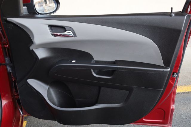 2017 Chevrolet Sonic 4dr Sedan Automatic LT - 22969118 - 23