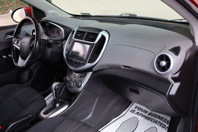 2017 Chevrolet Sonic 4dr Sedan Automatic LT - 22969118 - 26