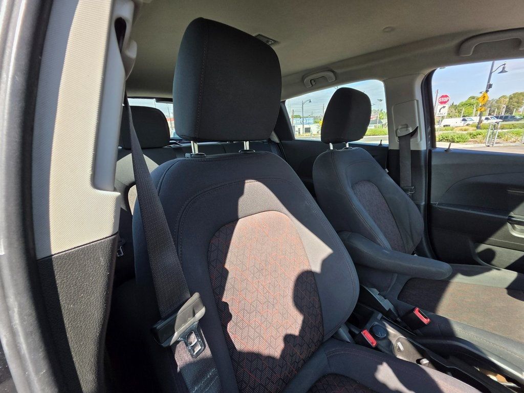 2017 Chevrolet Sonic LT - 22964968 - 12