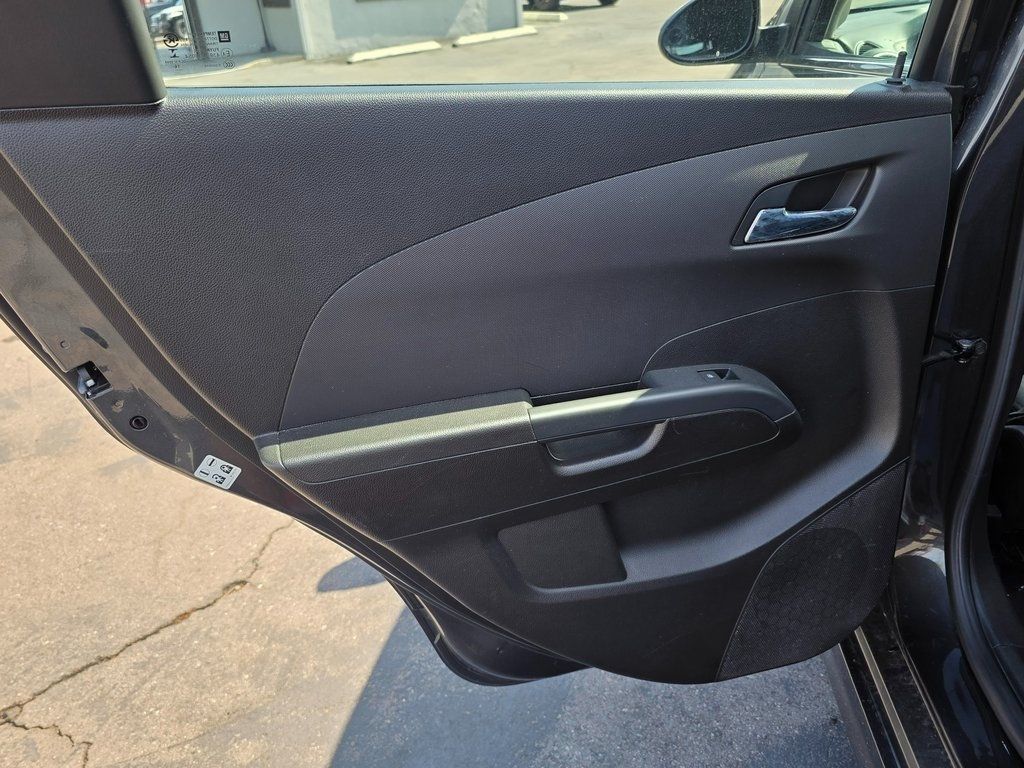 2017 Chevrolet Sonic LT - 22964968 - 23