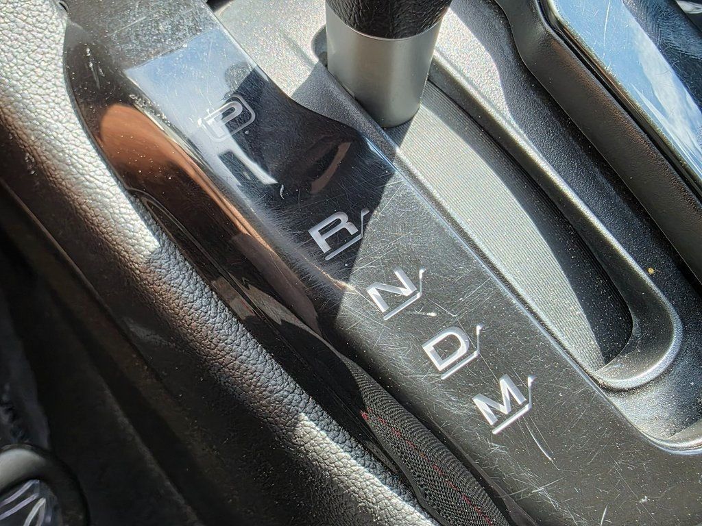 2017 Chevrolet Sonic LT - 22964968 - 36