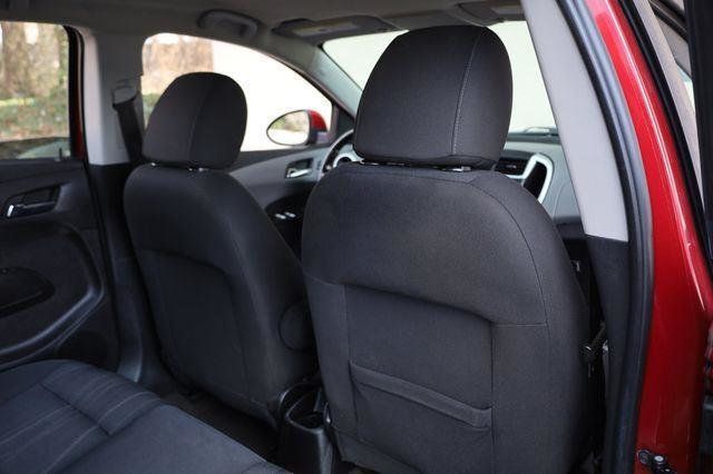 2017 Chevrolet Sonic LT - 23064045 - 20