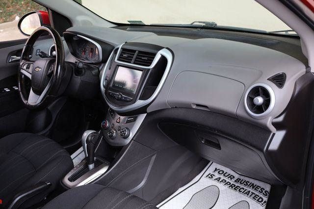 2017 Chevrolet Sonic LT - 23064045 - 26