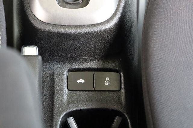 2017 Chevrolet Sonic LT - 23064045 - 39