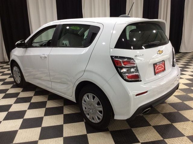 2017 Chevrolet Sonic LT - 21748168 - 3