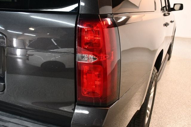 2017 Chevrolet Suburban 2WD 4dr 1500 LS - 23057268 - 14