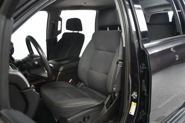 2017 Chevrolet Suburban 2WD 4dr 1500 LS - 23057268 - 29