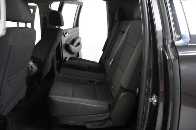 2017 Chevrolet Suburban 2WD 4dr 1500 LS - 23057268 - 32