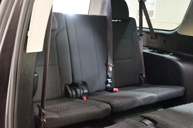 2017 Chevrolet Suburban 2WD 4dr 1500 LS - 23057268 - 39