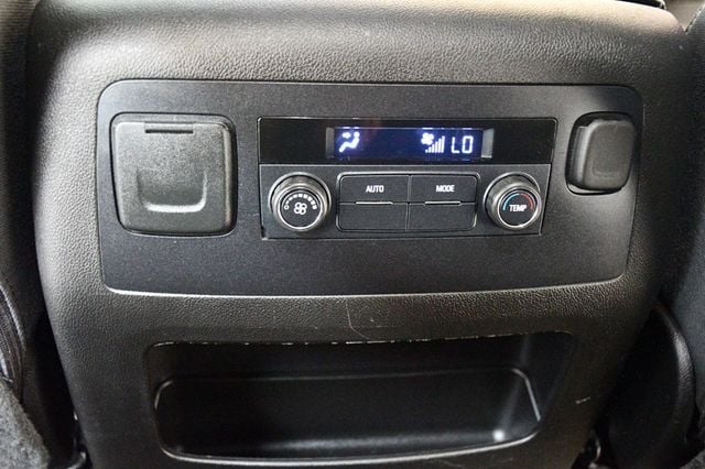 2017 Chevrolet Suburban 2WD 4dr 1500 LS - 23057268 - 69